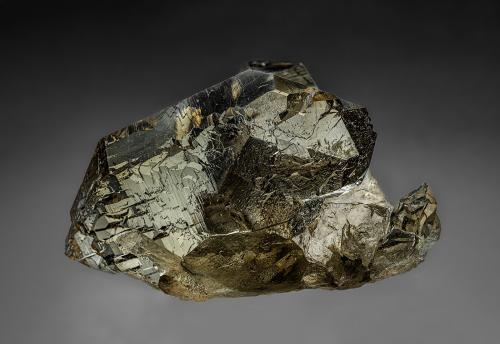 Quartz (variety smoky quartz)<br />Tiefen Glacier, Galenstock Mountain, Realp, Uri, Switzerland<br />5.2 x 5.3 cm<br /> (Author: am mizunaka)