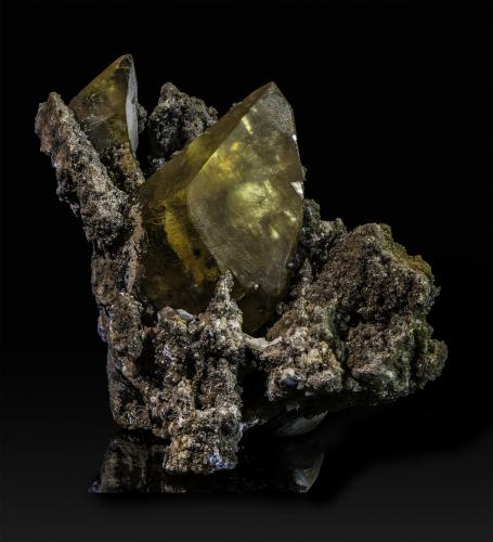 Calcite<br />Beez, Namur District, Namur Province, Wallonia, Belgium<br />60 x 55 x 50 mm<br /> (Author: Rob Schnerr)