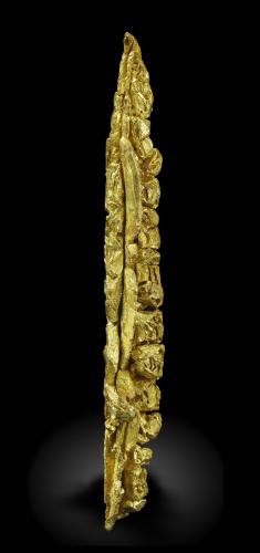 Gold (spinel twin)<br />Aouint Ighoman, Assa-Zag Province, Guelmim-Oued Noun Region, Morocco<br />Specimen size: 3.4 × 0.5 × 0.5 cm / main crystal size: 0.3 × 0.2 cm<br /> (Author: Jordi Fabre)