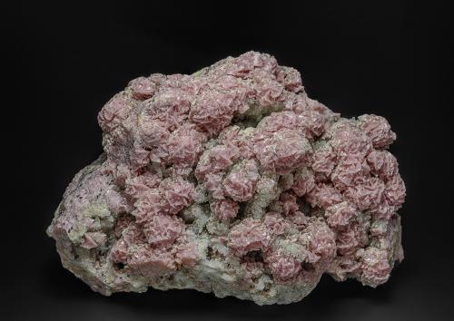 Rhodochrosite, Quartz<br />Mina Eniovche, Ardino Obshtina, Kardzhali Oblast, Bulgaria<br />15.5 x 10.5 x 8.8 cm<br /> (Author: am mizunaka)