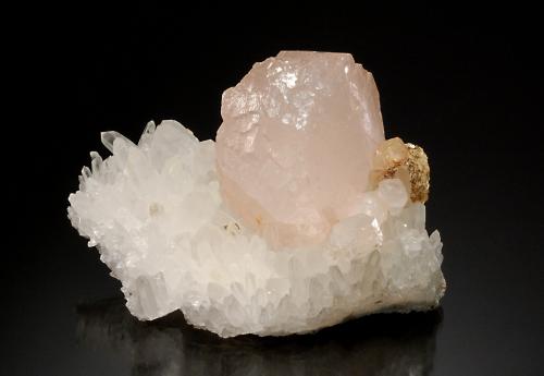Calcite<br />Boldut Mine, Cavnic mining area, Cavnic, Maramures, Romania<br />5.0 x 6.5 cm<br /> (Author: Michael Shaw)