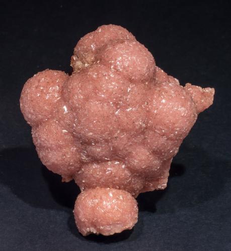 Rhodochrosite on Hisingerite-Neotocite (Series)<br />Distrito Santa Eulalia, Municipio Aquiles Serdán, Chihuahua, México<br />6.2 × 5.8 × 3.6 cm<br /> (Author: Jordi Fabre)