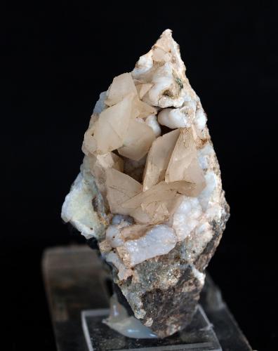 Calcita sobre Cuarzo (variedad calcedonia)<br />Volcán Cabezo Negro de Zeneta, Murcia, Comarca Huerta de Murcia, Región de Murcia (Murcia), España<br />6 x 2 cm<br /> (Autor: Pedro Antonio)