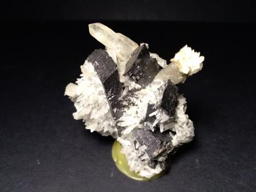Hübnerite, Quartz<br />Pasto Bueno, Pampas District, Pallasca Province, Ancash Department, Peru<br />60 x 52  mm<br /> (Author: Sante Celiberti)
