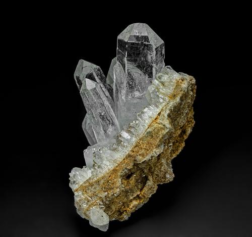 Quartz, Anatase<br />Cairns, Cairns Region, Queensland, Australia<br />7.1 x 5.8 x 5.3 cm<br /> (Author: am mizunaka)