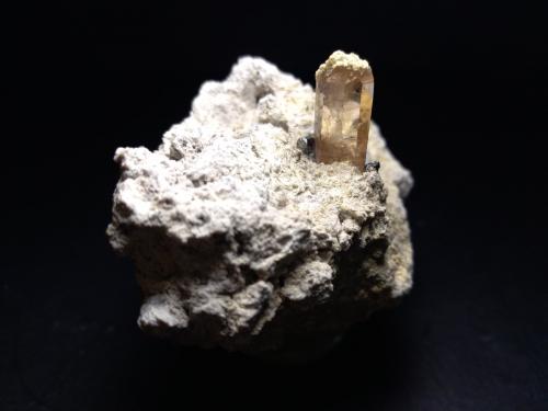 Topaz, Bixbyite<br />Thomas Range, Juab County, Utah, USA<br />50 x 47 mm<br /> (Author: Sante Celiberti)