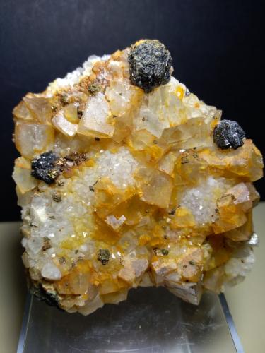 Fluorite, Sphalerite, Quartz<br />Muscadroxius-Genna Tres Montis Mine, Silius, Sud Sardegna Province, Sardinia/Sardegna, Italy<br />86 x 66 mm<br /> (Author: Sante Celiberti)