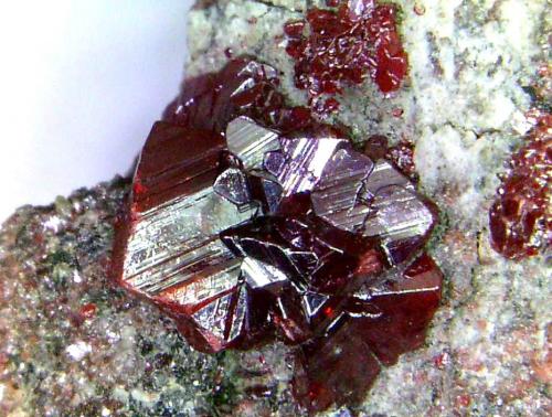 Cinabrio<br />Mina El Entredicho, Almadenejos, Comarca Valle de Alcudia, Ciudad Real, Castilla-La Mancha, España<br />Grupo de cristales de 5 mm.<br /> (Autor: Antonio P. López)