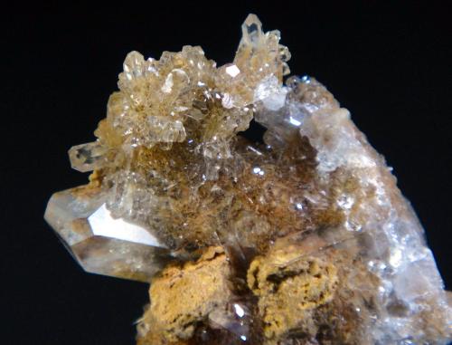 Celestina<br />Concesión Minerama II, Urbanización Puente Tablas, Jaén ciudad, Jaén, Comarca Metropolitana de Jaén, Andalucía, España<br />Cristal mayor de 9 mm.<br /> (Autor: Antonio P. López)