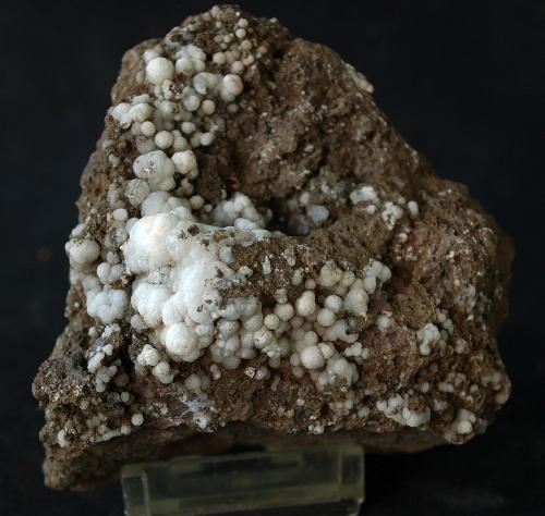 Calcita<br />Volcanes del Campo de Calatrava, Ciudad Real, Comarca Campo de Calatrava, Castilla-La Mancha, España<br />7.5 x 8 cm<br /> (Autor: Pedro Antonio)