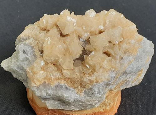 Dolomite (variety ferroan dolomite), Calcite, Fluorite<br />Yongping Mine, Yongping, Yanshan, Shangrao Prefecture, Jiangxi Province, China<br />6 x 4 cm<br /> (Author: Volkmar Stingl)