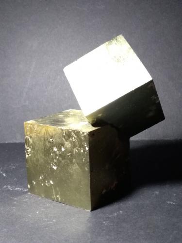 Pyrite<br />Navajún, Comarca Cervera, La Rioja, España<br />10,5 x 9,5 cm<br /> (Author: Sante Celiberti)