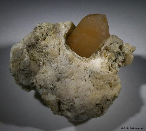 Cuarzo.<br />Coll de Merolla, Gombrèn, Comarca Ripollés, Gerona / Girona, Cataluña / Catalunya, España<br />73x51 mm. Crit. 28x16 mm.<br /> (Autor: Jesus Franquesa Baucells)