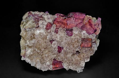 Fluorite, Quartz<br />Highway #17 roadcut, Rossport, Thunder Bay District, Ontario, Canada<br />4.5 x 3.5 cm<br /> (Author: am mizunaka)