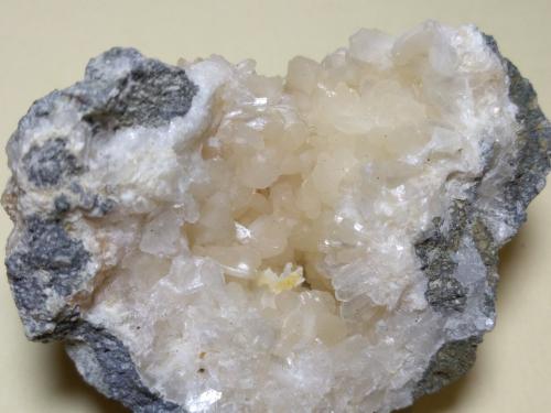 Heulandita<br />Monastir, Metropolitan City of Cagliari, Sardinia/Sardegna, Italy<br />49 x 36 mm<br /> (Autor: Sante Celiberti)