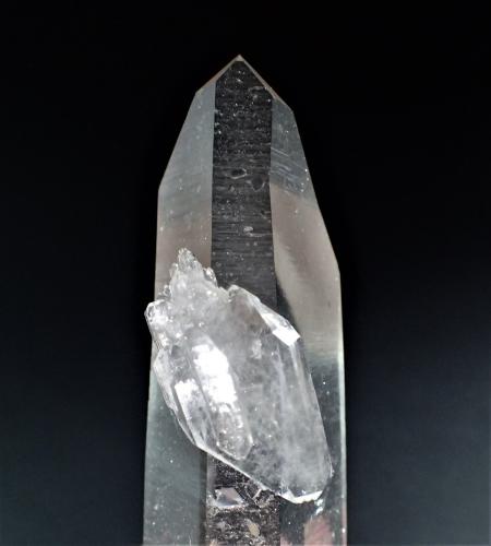 Quartz<br />Collier Creek Mine, Mount Ida, Montgomery County, Arkansas, USA<br />130 mm x 44 mm x 35 mm<br /> (Author: Don Lum)