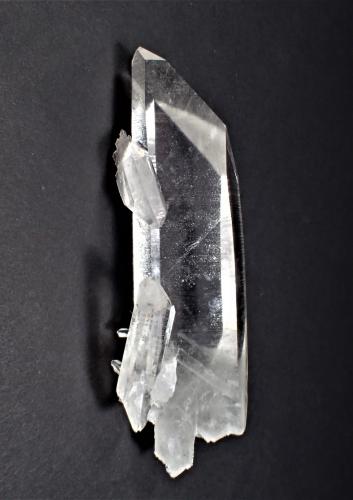 Quartz<br />Collier Creek Mine, Mount Ida, Montgomery County, Arkansas, USA<br />130 mm x 44 mm x 35 mm<br /> (Author: Don Lum)