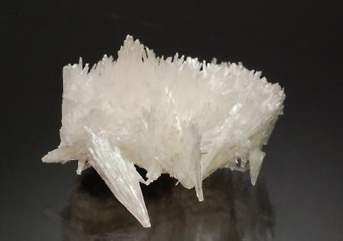 Bulfonteinite<br />Shijiangshan Mine, Shijiangshan village, Yinwu, Linxi, Ulanhad League, Inner Mongolia Autonomous Region, China<br />3.3 x 3.0 cm<br /> (Author: Michael Shaw)
