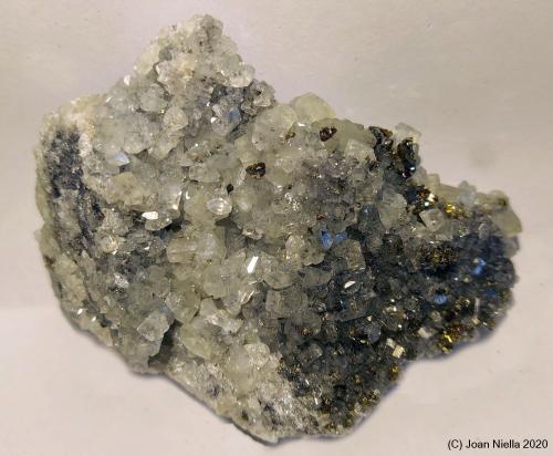 Datolita<br />Mina Aurora, Charcas, Municipio Charcas, San Luis Potosí, México<br />85x65 mm<br /> (Autor: Joan Niella)