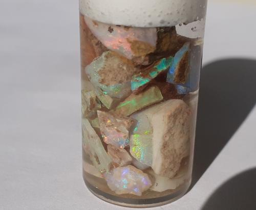 Opal<br />Coober Pedy, Central North, South Australia, Australia<br />Vial 35 x 17 mm<br /> (Author: Volkmar Stingl)
