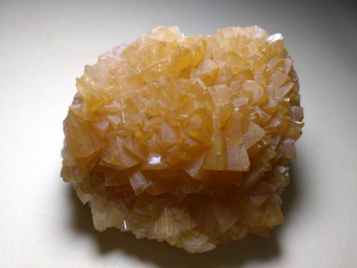 Smithsonite (variety cadmian)<br />Mina Tsumeb, Tsumeb, Región Otjikoto, Namibia<br />50 x 44 mm<br /> (Author: Sante Celiberti)