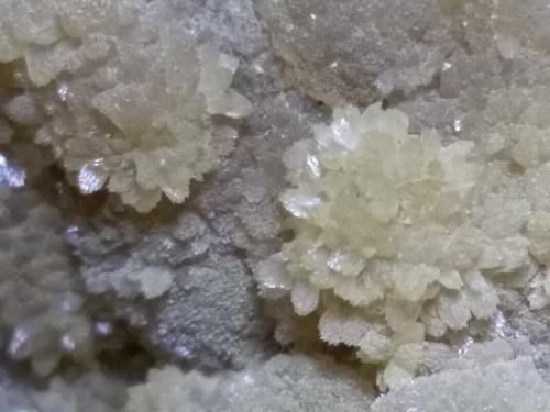 Baryte, Smithsonite (variety monheimite)<br />Montevecchio Mines, Arbus, Medio Campidano Province, Sardinia/Sardegna, Italy<br />18 x 116,5 cm<br /> (Author: Sante Celiberti)