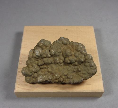 Esfalerita (variedad eschalenblenda)<br />Mina Eagle, Gilman, Distrito Gilman, Condado Eagle, Colorado, USA<br />6,8 x 4,3 x 1,4 cm.<br /> (Autor: J. G. Alcolea)