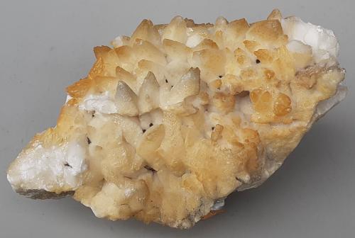 Calcite<br />Lafatsch, Karwendel Mountains, Innsbruck-Land District, North Tyrol, Tyrol/Tirol, Austria<br />9 x 5,5 cm<br /> (Author: Volkmar Stingl)