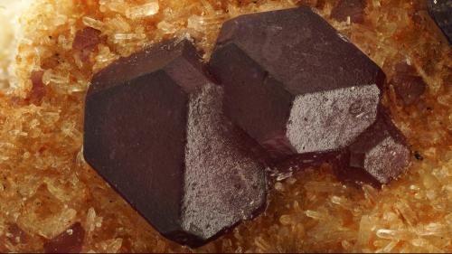 Fluorite <br />Bois le Duc, Foisches, Charleville-Mézières District, Ardennes, Grand Est, France<br />FOV 3mm<br /> (Author: david916)