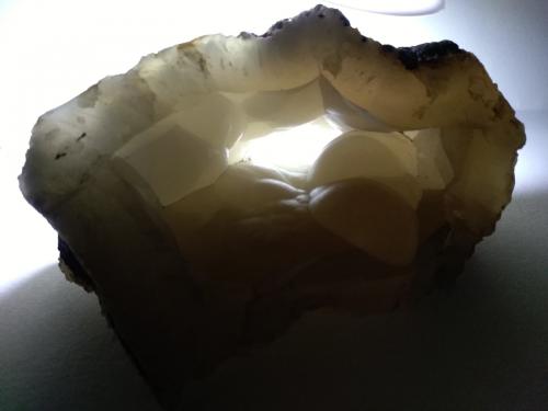 Quartz (variety chalcedony)<br />Monte Iscoba, Nulvi, Provincia Sassari, Cerdeña/Sardegna, Italia<br />14 x 9,5 cm<br /> (Author: Sante Celiberti)