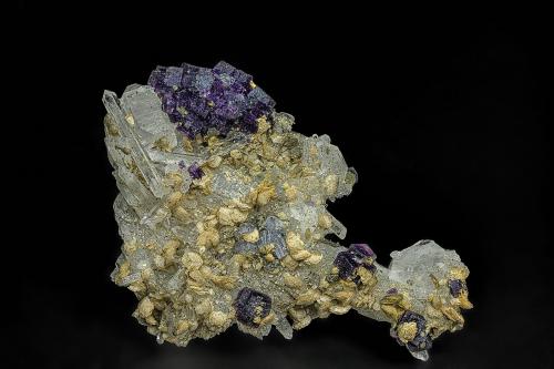 Fluorite, Quartz, Siderite, Fluorapatite<br />Ehrenfriedersdorf, Erzgebirgskreis, Saxony/Sachsen, Germany<br />8.4 x 6.5 cm<br /> (Author: am mizunaka)