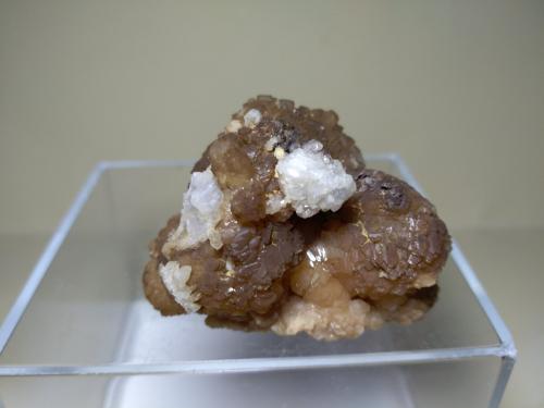 Olmiite<br />N'Chwaning II Mine, N'Chwaning mining area, Kuruman, Kalahari manganese field (KMF), Northern Cape Province, South Africa<br />40 x 33 mm<br /> (Author: Sante Celiberti)