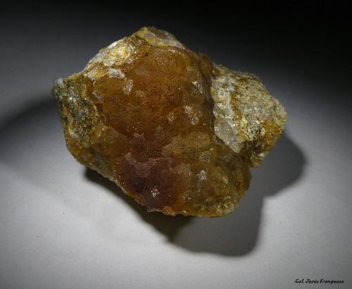 Fluorita.<br />Pedrera Balmaña (Pedrera d'en Balmanya), Torrent del Marmoló, Tossa de Mar, Comarca La Selva, Gerona / Girona, Cataluña / Catalunya, España<br />48x37 mm.<br /> (Autor: Jesus Franquesa Baucells)