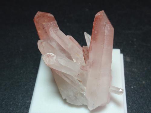 Cuarzo (variedad hematoideo)<br />Madagascar<br />30x30 mm<br /> (Autor: Ignacio)