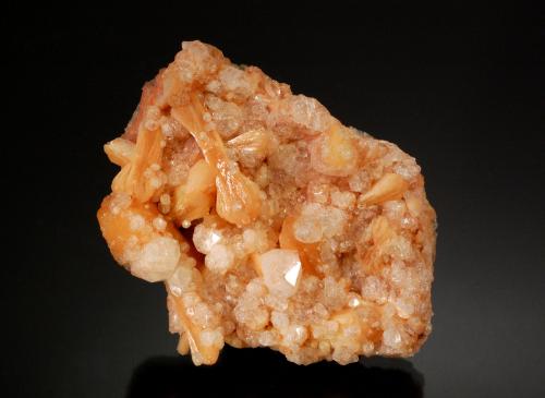Analcime and Stilbite<br />Pinnacle Island, Five Islands, Cumberland County, Nova Scotia, Canada<br />5.1 x 3.8 cm<br /> (Author: Michael Shaw)