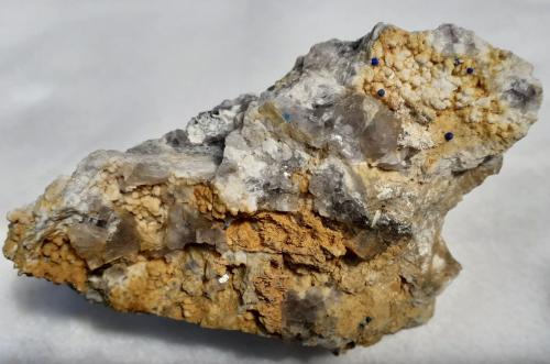 Fluorite, Quartz (variety chalcedony), Azurite<br />Yongping Mine, Yongping, Yanshan, Shangrao Prefecture, Jiangxi Province, China<br />9 x 6,5 cm<br /> (Author: Volkmar Stingl)