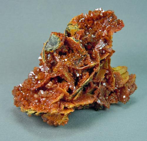 Vanadinite after Wulfenite<br />Mina Mammoth-Saint Anthony, Depósito St. Anthony, Tiger, Distrito Mammoth, Condado Pinal, Arizona, USA<br />6.5cm  5.4cm<br /> (Author: rweaver)