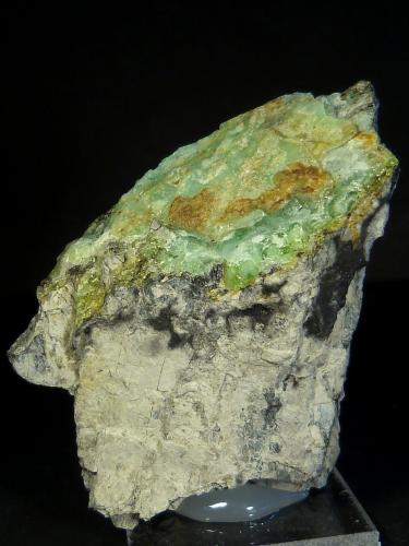 Alofana<br />Turó de Montcada Quarry, Montcada i Reixac, Comarca Vallès Occidental, Barcelona, Catalonia / Catalunya, Spain<br />4 x 5,5 x 2 cm.<br /> (Autor: Felipe Abolafia)