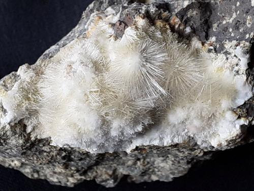 Natrolite<br />Fuerteventura, Las Palmas Province, Canary Islands, Spain<br />7 x 3,5 cm<br /> (Author: Volkmar Stingl)