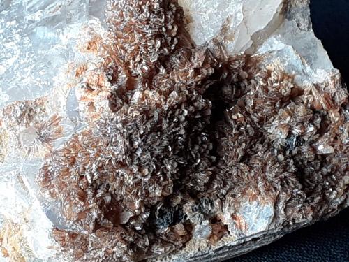 Eosphorite, Quartz<br />Ilha claim, Taquaral, Itinga, Vale do Jequitinhonha, Minas Gerais, Brazil<br />6,5 x 5 cm<br /> (Author: Volkmar Stingl)