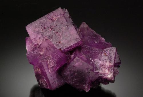 Fluorite<br />Lead Hill mines, Lead Hill, Cave-in-Rock, Cave-in-Rock Sub District, Hardin County, Illinois, USA<br />6.5 x 5.5 x 2.3 cm<br /> (Author: Michael Shaw)