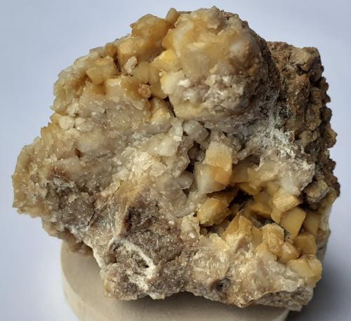 Magnesite<br />Depósito de magnesita, Bürglkopf, Hochfilzen, Distrito Kitzbühel, Tirol Norte, Tirol, Austria<br />4 x 4 cm<br /> (Author: Volkmar Stingl)
