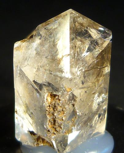 Cuarzo (variedad herkimer)<br />Condado Herkimer, New York, USA<br />1,5 x 1,5 x 2 cm.<br /> (Autor: Felipe Abolafia)