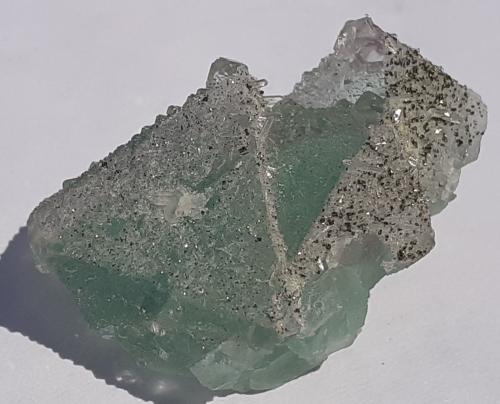 Fluorite, Quartz, Pyrite<br />Baimashan tunnel (construction site), Qianbaxia, Wuyishan, Nanping Prefecture, Fujian Province, China<br />2 x 1,5 cm<br /> (Author: Volkmar Stingl)