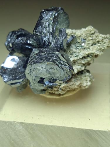 Hematites<br />Monte Cervandone, Devero Alp, Baceno, Ossola Valley, Verbano-Cusio-Ossola Province, Piedmont (Piemonte), Italy<br />30 x 22 mm<br /> (Autor: Sante Celiberti)