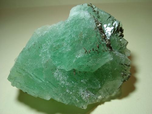 Fluorite, Pyrite<br />Yaogangxian Mine, Yizhang, Chenzhou Prefecture, Hunan Province, China<br />95 x 72 mm<br /> (Author: Sante Celiberti)