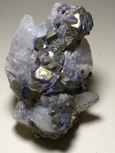 Galena, Calcite<br />Mina San Giovanni, Punta della Torre, Iglesias, Provincia Sud Sardegna, Cerdeña/Sardegna, Italia<br />79 x 42 mm<br /> (Author: Sante Celiberti)