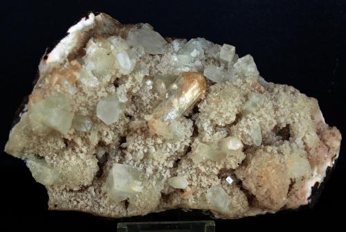 Fluorapophyllita-(K) (Apofilita), Stilbita-Ca (Estilbita-Ca)<br />India<br />13 x 8.5 cm<br /> (Autor: Pedro Antonio)