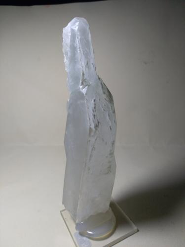 Quartz (variety faden)<br />Tole, Wana, South Waziristan, Khyber Pakhtunkhwa Province, Pakistan<br />12,5 x 3 cm<br /> (Author: Sante Celiberti)