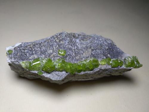 Andradita (variedad demantoide)<br />Malenco Valley (Valmalenco), Sondrio Province, Lombardy, Italy<br />77 x 36 mm<br /> (Autor: Sante Celiberti)
